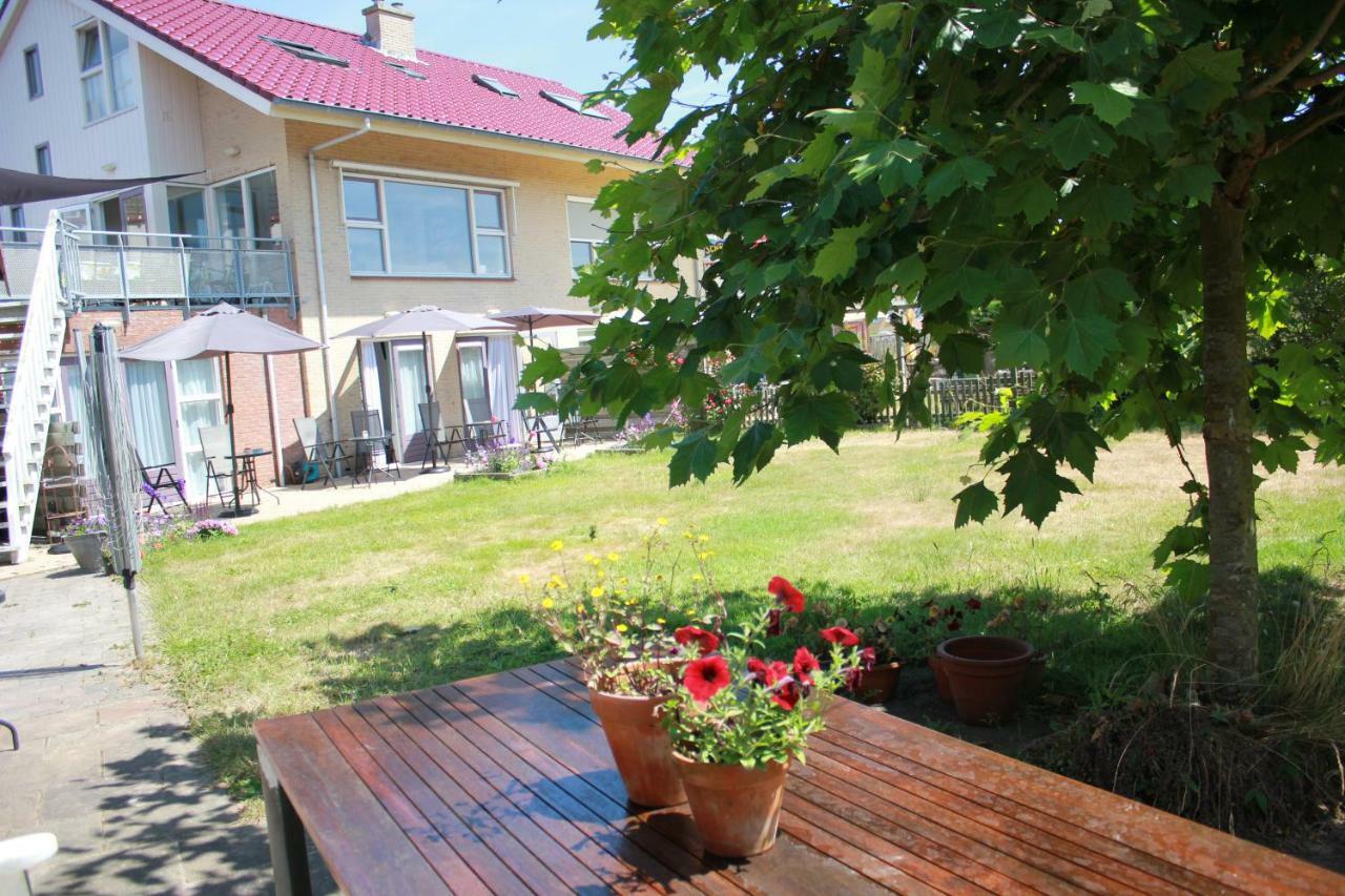 Bluesheep-Texel Bed & Breakfast De Koog  Exterior photo